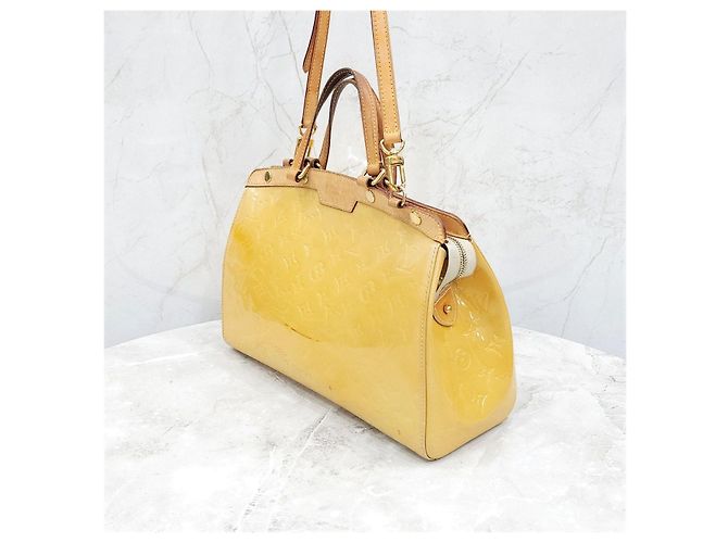 Louis Vuitton Borsa a spalla Tote Monogram Vernis Gialla - vista 8