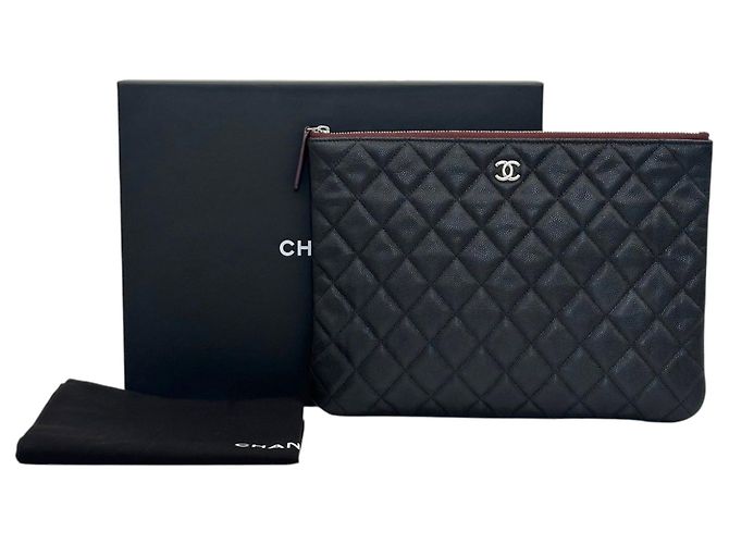 Chanel Classic Clutch Medium Black Caviar Silver Hardware - vista 4
