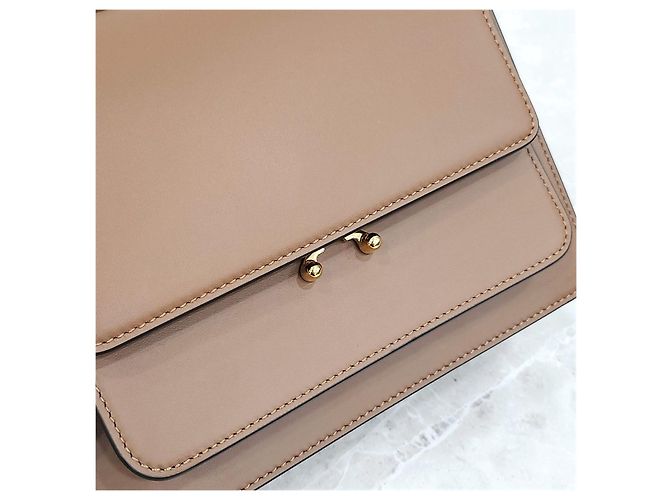 Marni Borsa a tracolla Trunk in vitello Medium - vista 14