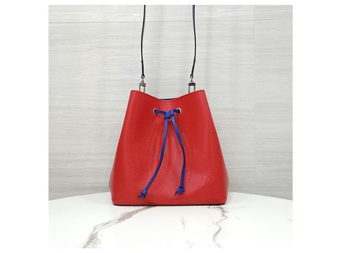 Néonoé Louis Vuitton Neo Noe MM Cuir Épi Rouge Coquelicot - vue 11