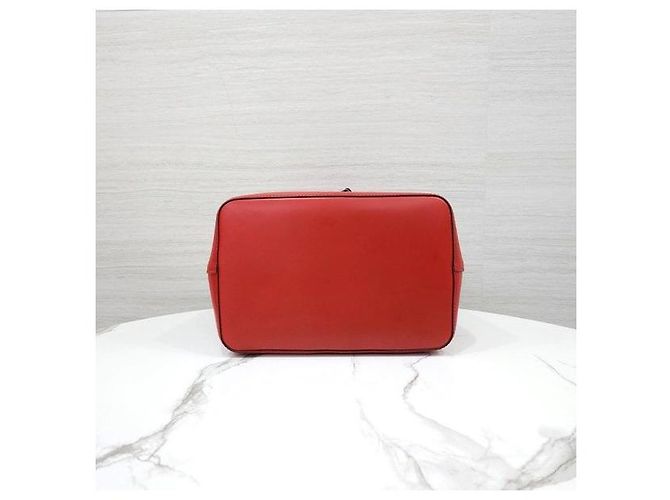 Néonoé Louis Vuitton Neo Noe MM Cuir Épi Rouge Coquelicot - vue 7