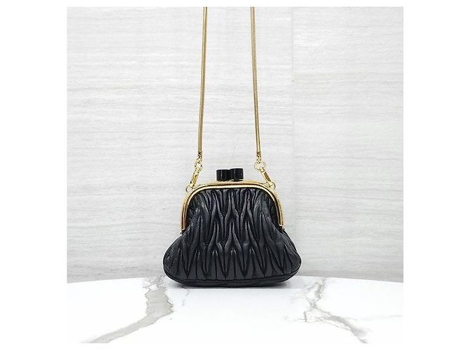Miu Miu Mini borsa a catena Bell Matelassé in pelle Nappa - vista 3