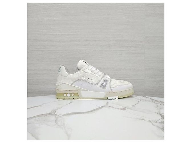Louis Vuitton Baskets White Trainer - vue 4