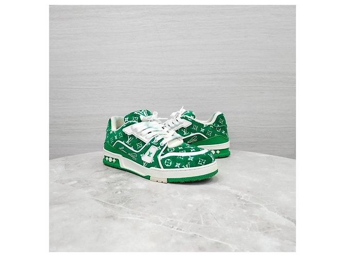 Louis Vuitton Sneakers Trainer in Velluto Verde - vista 3