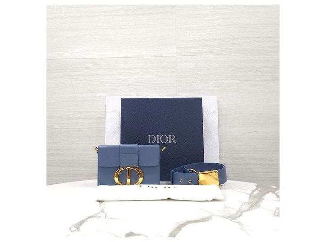 Dior Borsa Box Montaigne in vitello blu, mini borsa a spalla dorata - vista 10