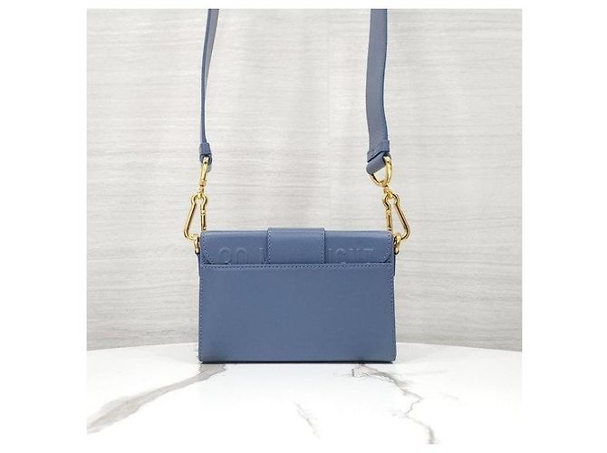 Dior Borsa Box Montaigne in vitello blu, mini borsa a spalla dorata - vista 3