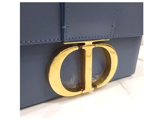 Dior Borsa Box Montaigne in vitello blu, mini borsa a spalla dorata - vista 5