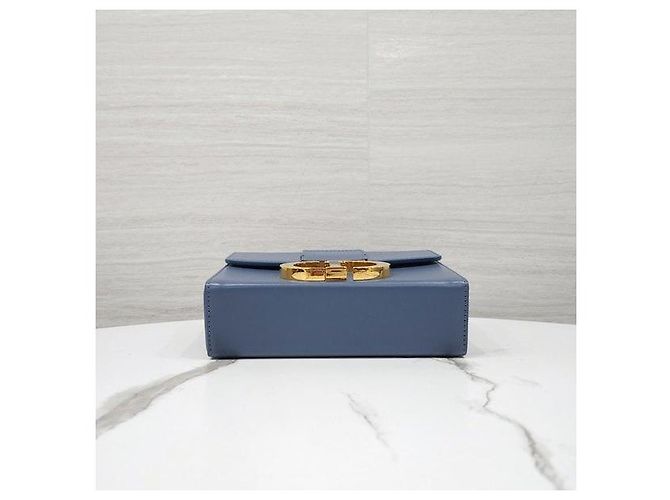 Dior Borsa Box Montaigne in vitello blu, mini borsa a spalla dorata - vista 8