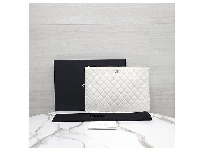 Chanel Classic Clutch Large Caviar White Gold - vista 10