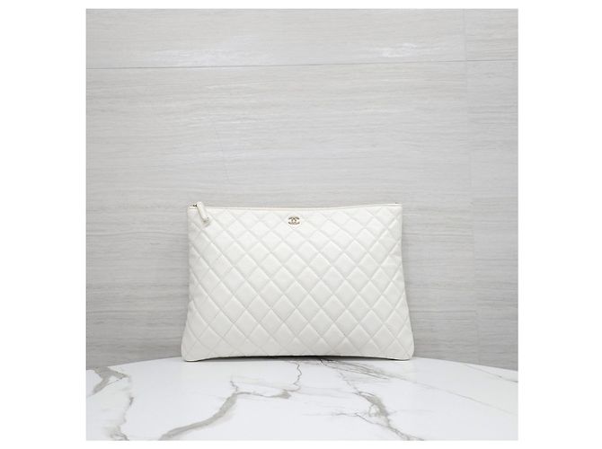 Chanel Classic Clutch Large Caviar White Gold - vista 11