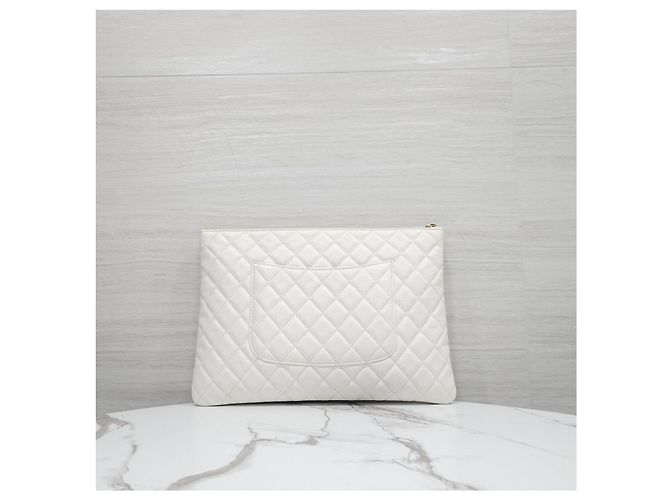 Chanel Classic Clutch Large Caviar White Gold - vista 13