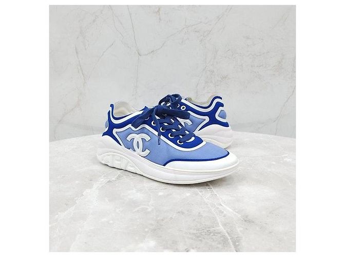 Sneakers Chanel in Lycra e mesh verde - vista 3