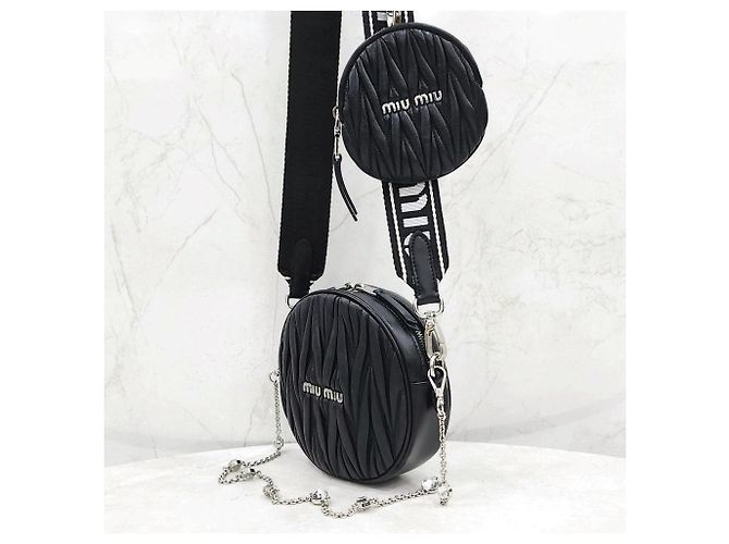 Miu Miu Borsa multi-spalla Round Matelassé Logo Strap - vista 13