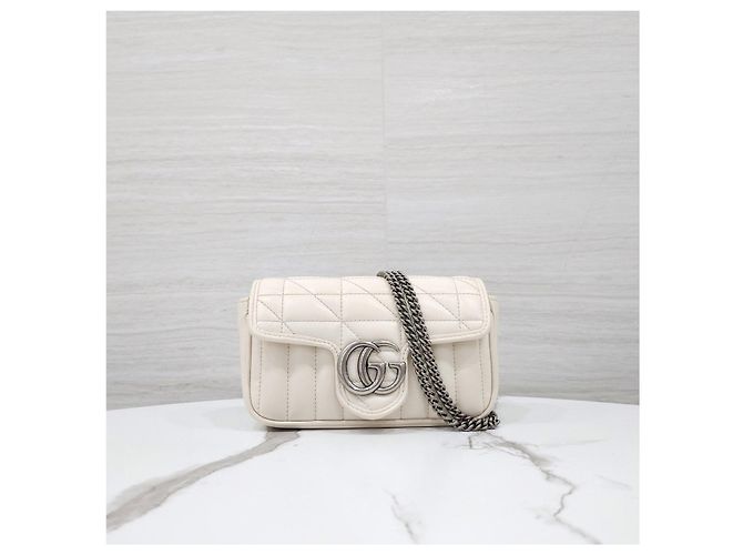 Gucci Borsa Super Mini con catena GG Marmont Matelassé - vista 11