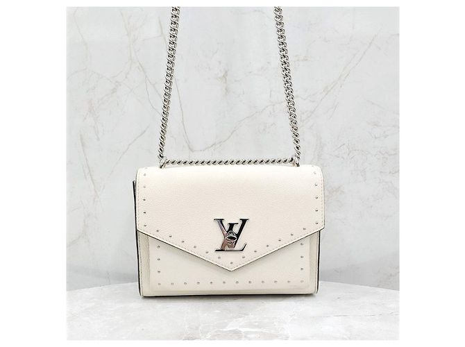 Louis Vuitton Borsa a tracolla My Lockme BB Chain Cream - vista 9