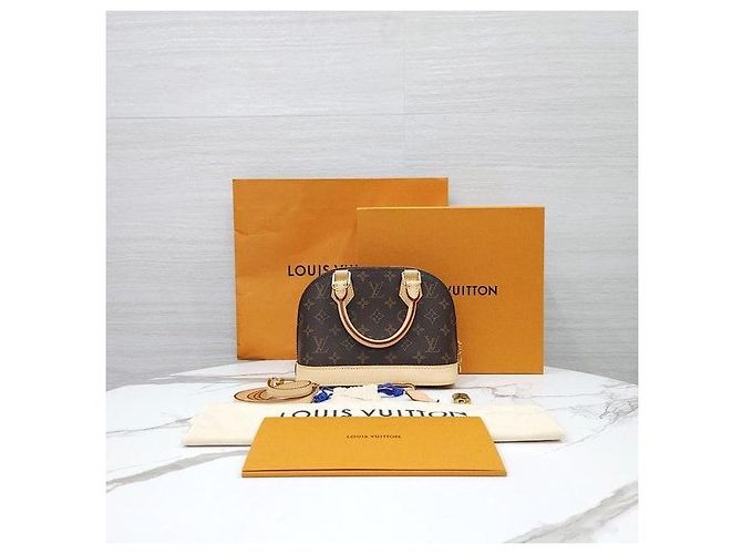 Louis Vuitton Alma BB Monogram Schultertasche - Ansicht 10