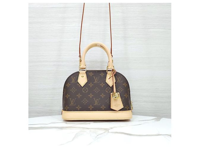 Louis Vuitton Alma BB Monogram Schultertasche - Ansicht 11