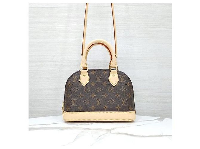 Louis Vuitton Alma BB Monogram Schultertasche - Ansicht 3