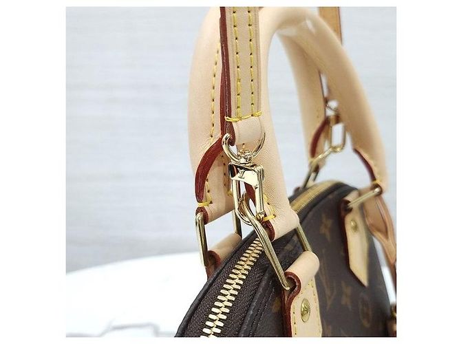 Louis Vuitton Alma BB Monogram Schultertasche - Ansicht 4