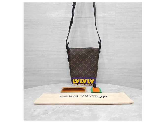 Louis Vuitton Borsa Messenger Monogram Cruiser - vista 10
