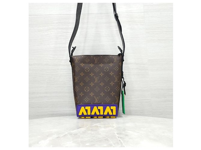 Louis Vuitton Borsa Messenger Monogram Cruiser - vista 11