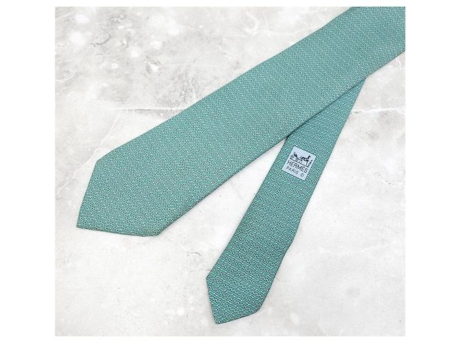 Hermès Seidenkrawatte mit grünem Muster - Ansicht 3