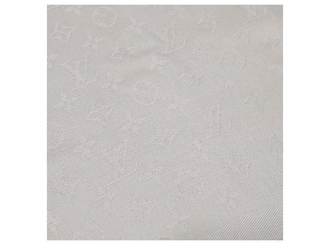 Louis Vuitton Cachecol Xale de Lã e Seda Monogram Classic Grey - vista 4