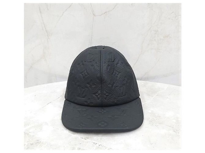 Louis Vuitton Boné Shadow em pele Monogram preta - vista 2