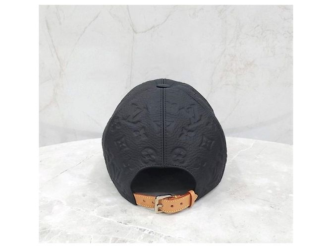Louis Vuitton Boné Shadow em pele Monogram preta - vista 3