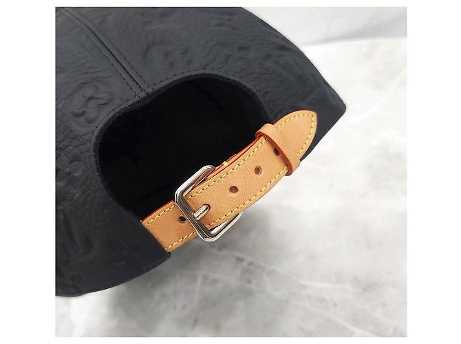 Louis Vuitton Boné Shadow em pele Monogram preta - vista 4