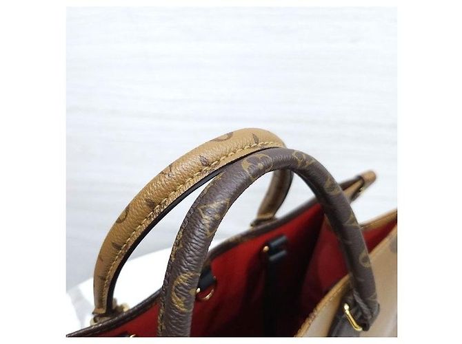Louis Vuitton Borsa a tracolla OnTheGo MM Monogram Tote - vista 5