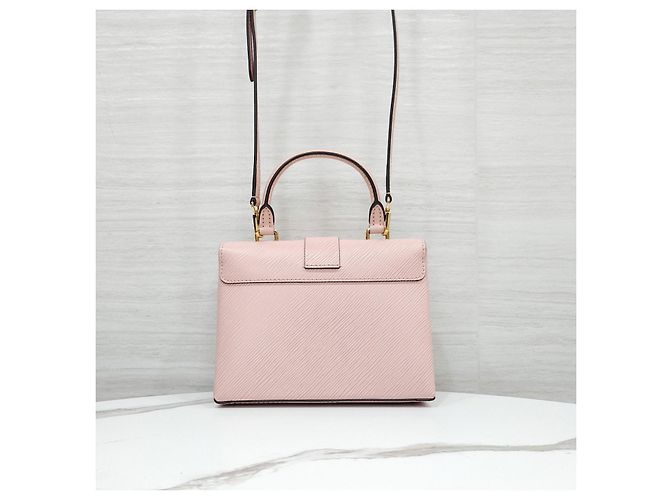 Louis Vuitton Borsa a tracolla Rocky BB Epi Rose Ballerine - vista 12