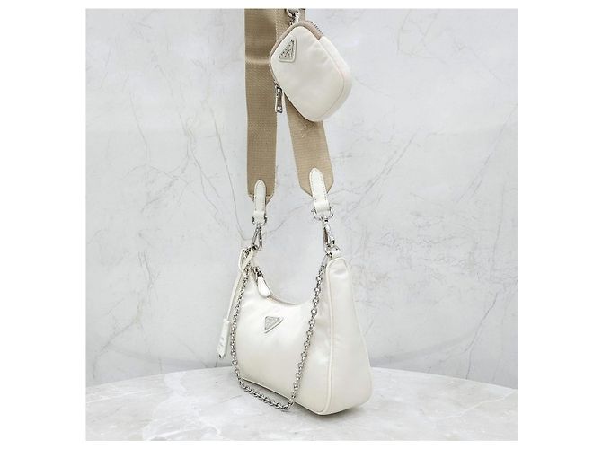 Prada Borsa a tracolla Re-Edition in nylon bianca - vista 10