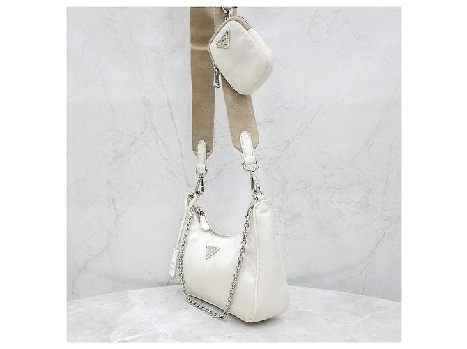Prada Borsa a tracolla Re-Edition in nylon bianca - vista 2