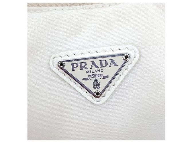 Prada Borsa a tracolla Re-Edition in nylon bianca - vista 4