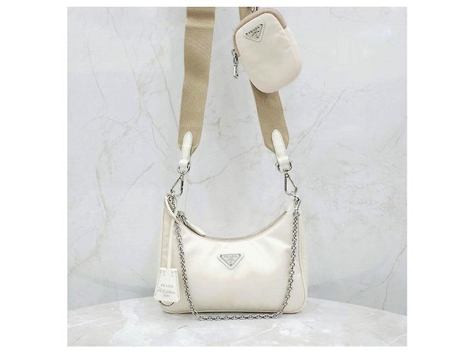 Prada Borsa a tracolla Re-Edition in nylon bianca - vista 9