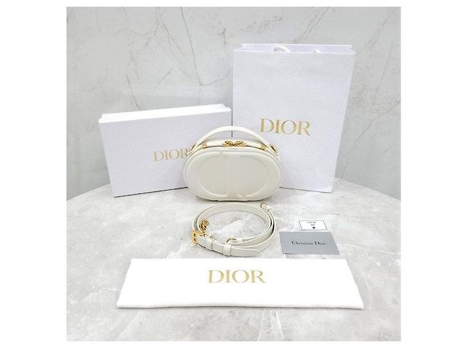 Dior Borsa Camera Oval Signature in vitello Latte - vista 9