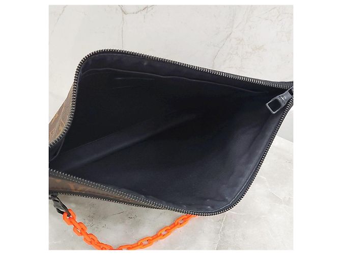 Louis Vuitton Clutch con catena Monogram Edizione Limitata - vista 13