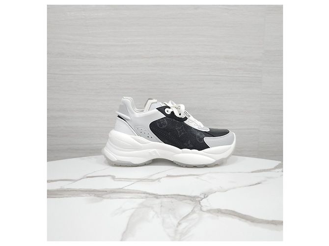 Sneakers Louis Vuitton Monogram Run55 - vista 12