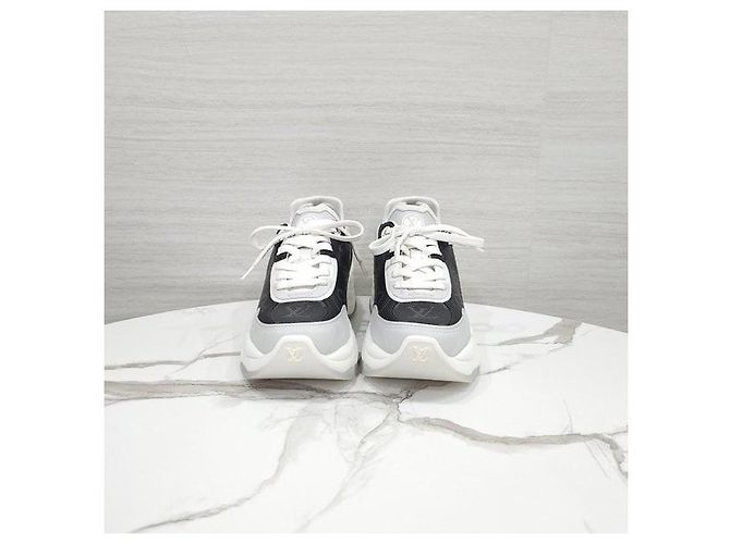 Sneakers Louis Vuitton Monogram Run55 - vista 2