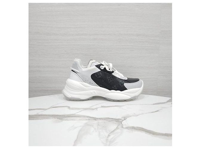 Sneakers Louis Vuitton Monogram Run55 - vista 4