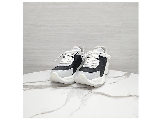 Sneakers Louis Vuitton Monogram Run55 - vista 9