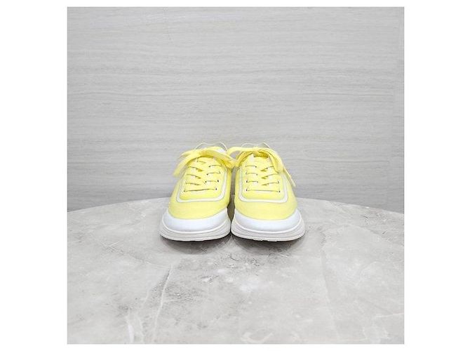 Chanel Gelbe Mesh-Lycra-Sneaker - Ansicht 2
