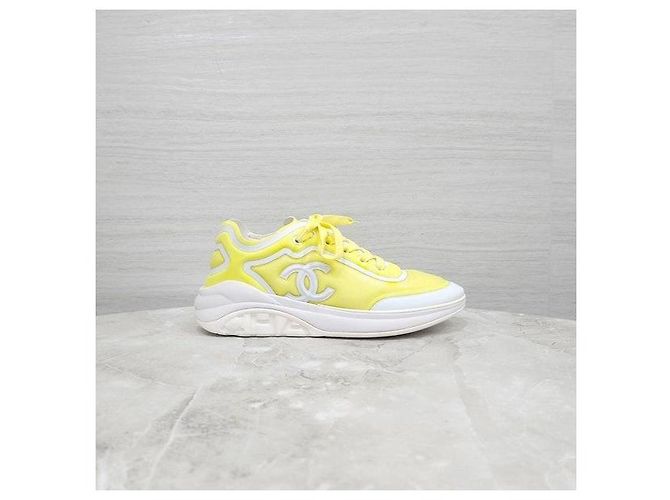 Chanel Gelbe Mesh-Lycra-Sneaker - Ansicht 5