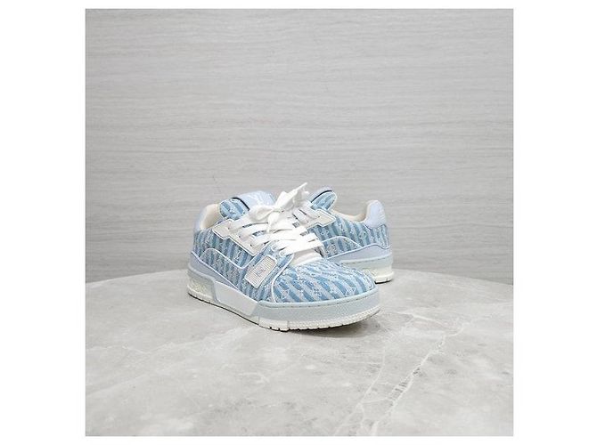 Louis Vuitton Baskets Trainer Monogram Bleues - vue 2