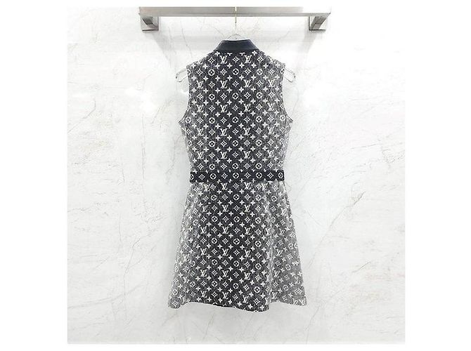 Louis Vuitton Vestido de denim con solapas de botones - vista 2