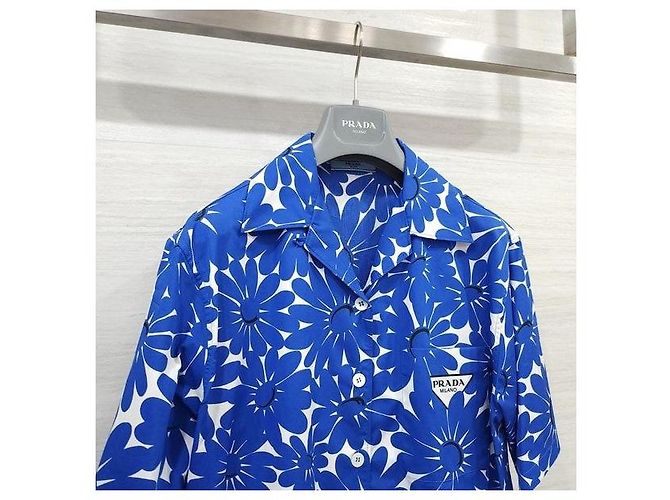 Prada Set Camicia e Pantaloncini con Logo Triangolo Blu e Fiori da Donna - vista 4