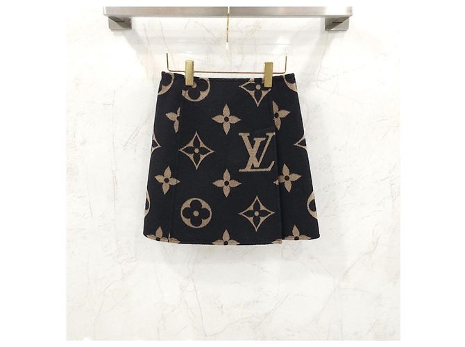 Louis Vuitton Falda Monogram Edición Limitada - vista 8