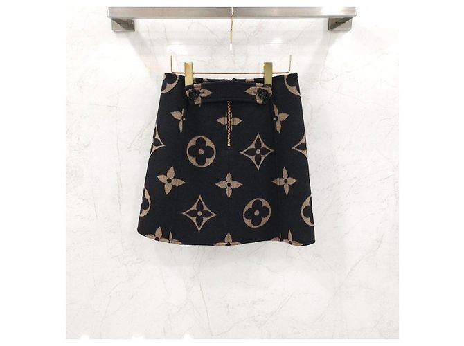 Louis Vuitton Falda Monogram Edición Limitada - vista 9