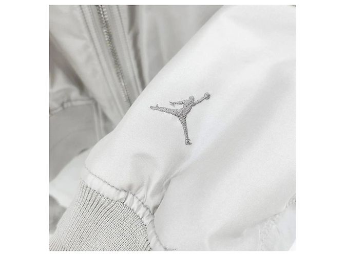 Dior Limited Edition Varsity Jacke mit grauem gesticktem Wing-Logo - Ansicht 4